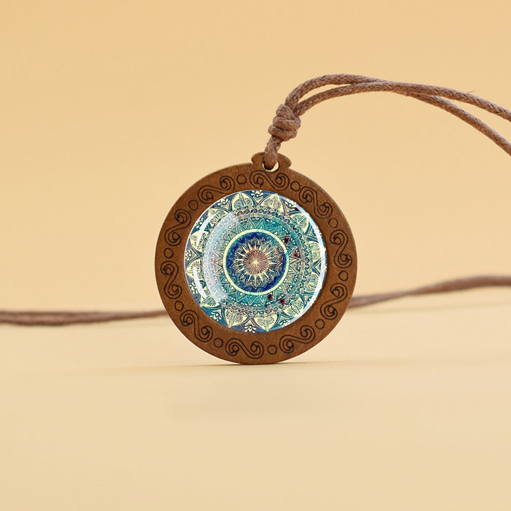1pc Mandala Sacred Geometry Glass & Wood Pendant Necklace - Adjustable Rope Chain, Natural Wood & Glass Meditation Jewelry for Men, Gift, Spiritual Enlightenment Symbolism, Buddhist Jewelry, Artistic Design, Unique Craftsmans