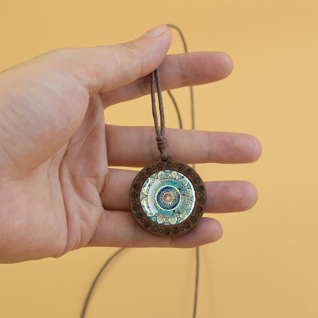 1pc Mandala Sacred Geometry Glass & Wood Pendant Necklace - Adjustable Rope Chain, Natural Wood & Glass Meditation Jewelry for Men, Gift, Spiritual Enlightenment Symbolism, Buddhist Jewelry, Artistic Design, Unique Craftsmans