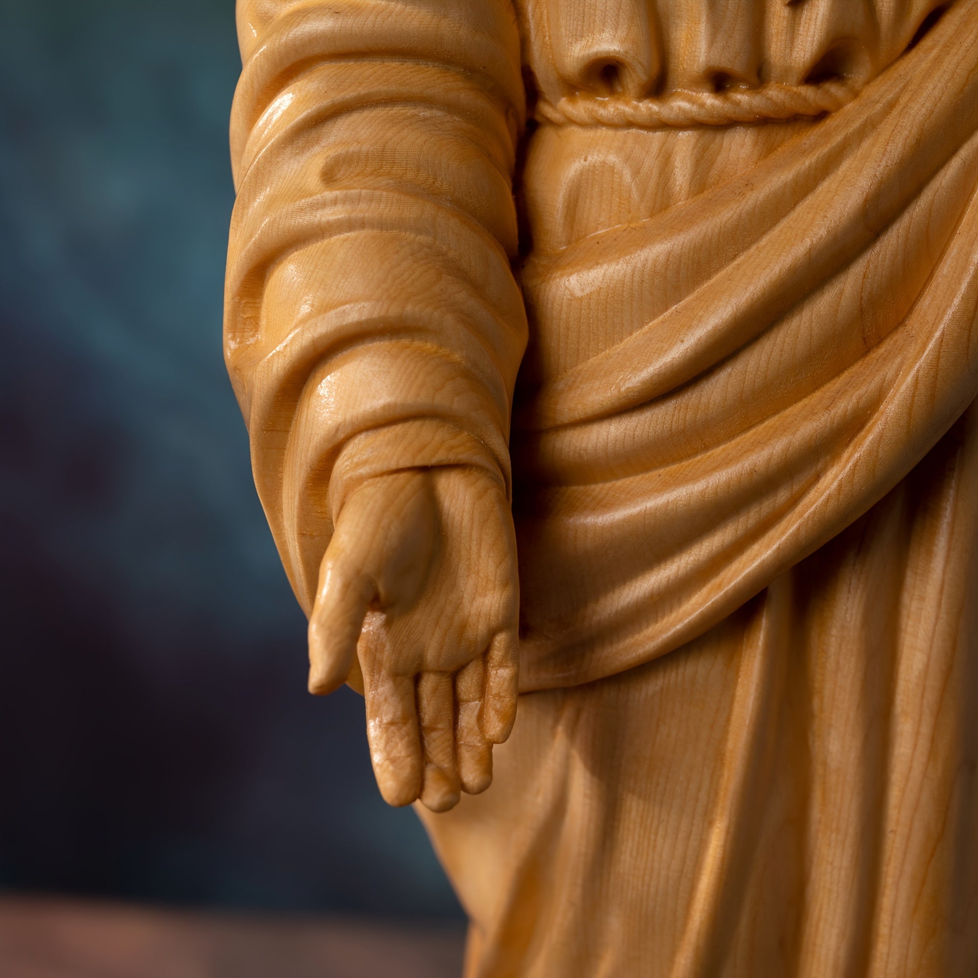 1pc Hand Carved Boxwood Jesus Sacred Heart Statue, Indoor Home Living Room Bedroom Decoration, Christian Gift Art Statue