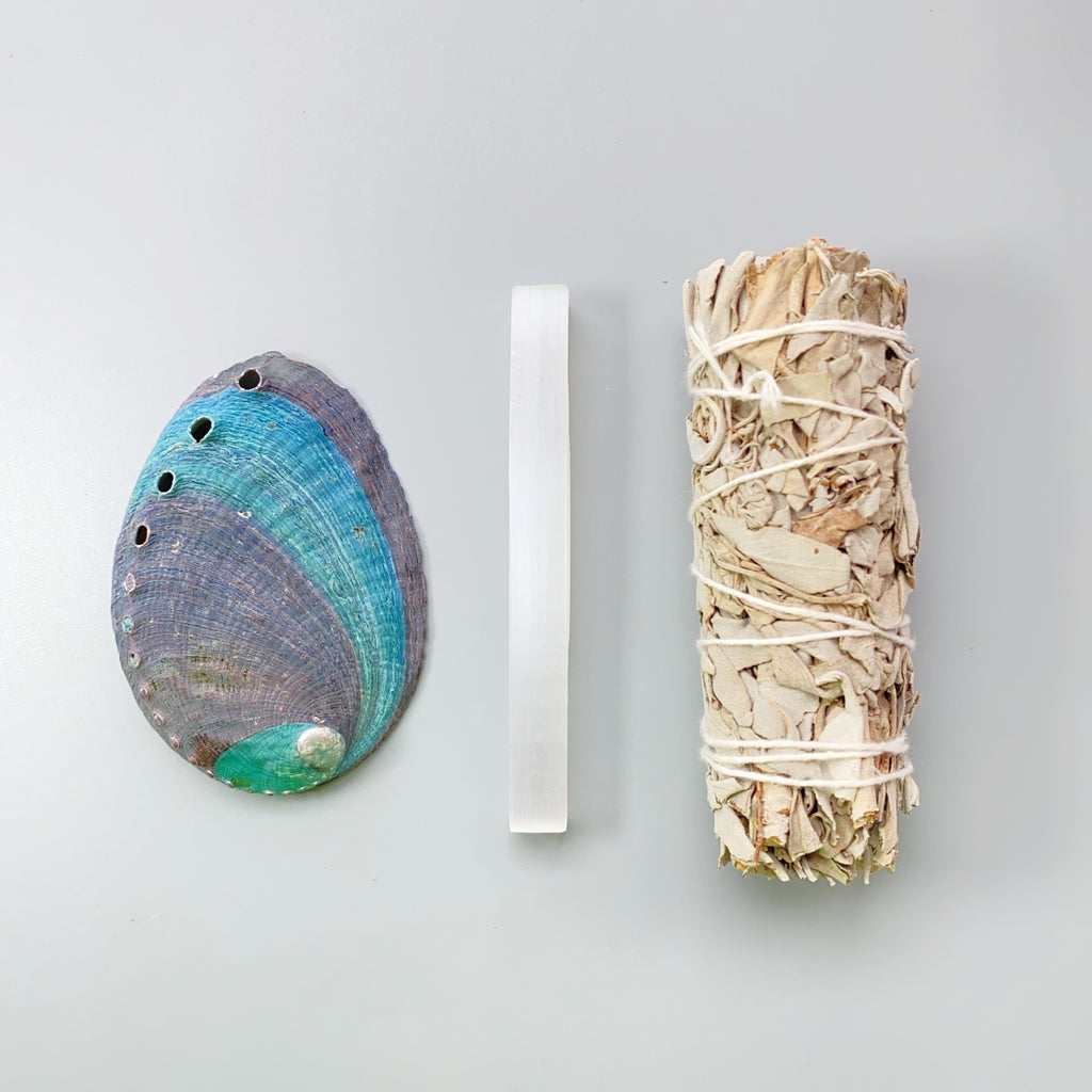 Selenite Crystal & White Sage Smudge Kit with Natural Abalone Shell - Boho Style Energy Cleansing Ritual Set for Home Purifying, Spiritual Healing - Perfect for Christmas, Halloween, Easter, Hanukkah, Thanksgiving - Complete