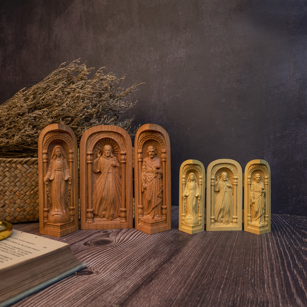 1pc Hand-Carved Wooden Church - Mini Christian Triptych Altar with Jesus, and Virgin Mary Figurines, Decorative Religious Collectible for Indoor & Outdoor, Ideal for Christmas and Easter Decorations, No Electricity Required