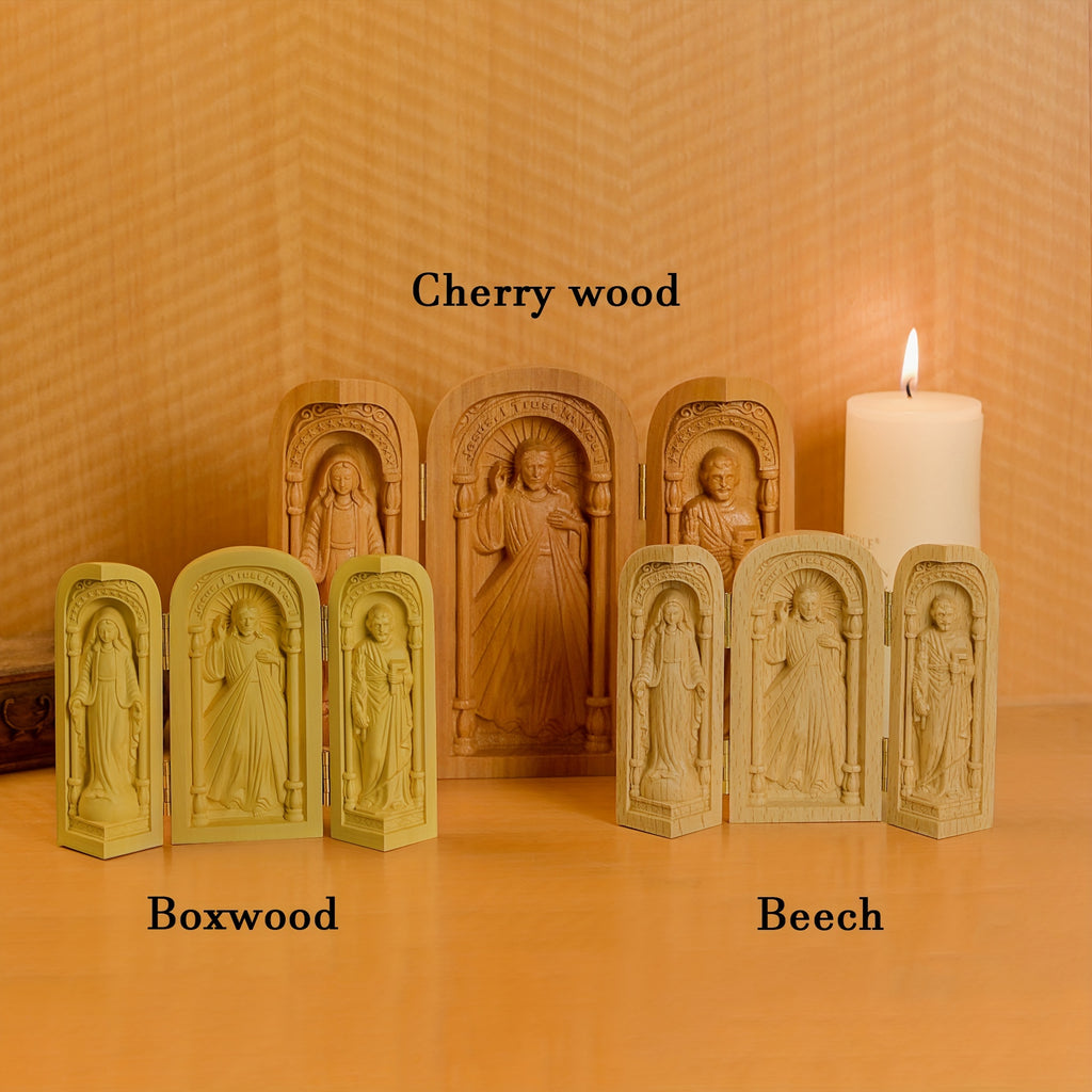 1pc Hand-Carved Wooden Church - Mini Christian Triptych Altar with Jesus, and Virgin Mary Figurines, Decorative Religious Collectible for Indoor & Outdoor, Ideal for Christmas and Easter Decorations, No Electricity Required