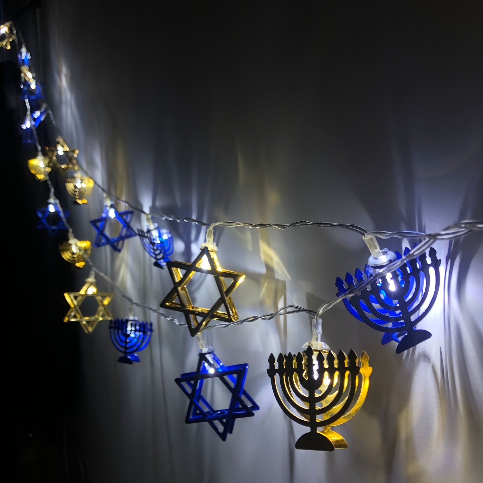 Hanukkah String Lights, LED Nine-Candlestick Menorah with 3m 20-Light Battery-Free Design, Jewish Metal Hanukkah Decor for Room, Bedroom & Living Room, Hanukkah Gift