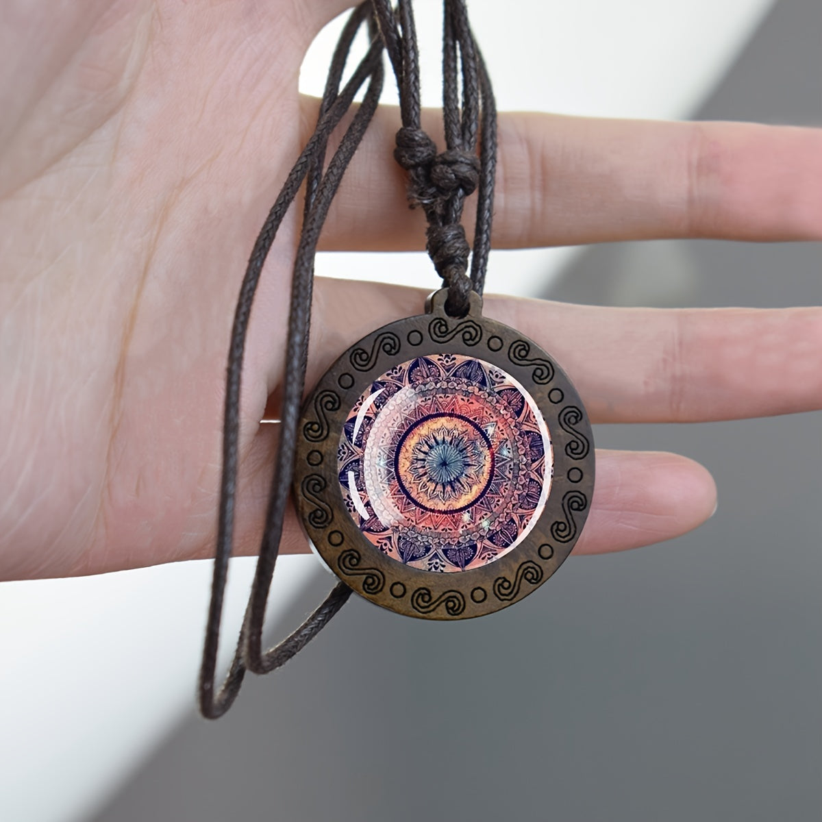 1pc Mandala Sacred Geometry Glass & Wood Pendant Necklace - Adjustable Rope Chain, Natural Wood & Glass Meditation Jewelry for Men, Gift, Spiritual Enlightenment Symbolism, Buddhist Jewelry, Artistic Design, Unique Craftsmans