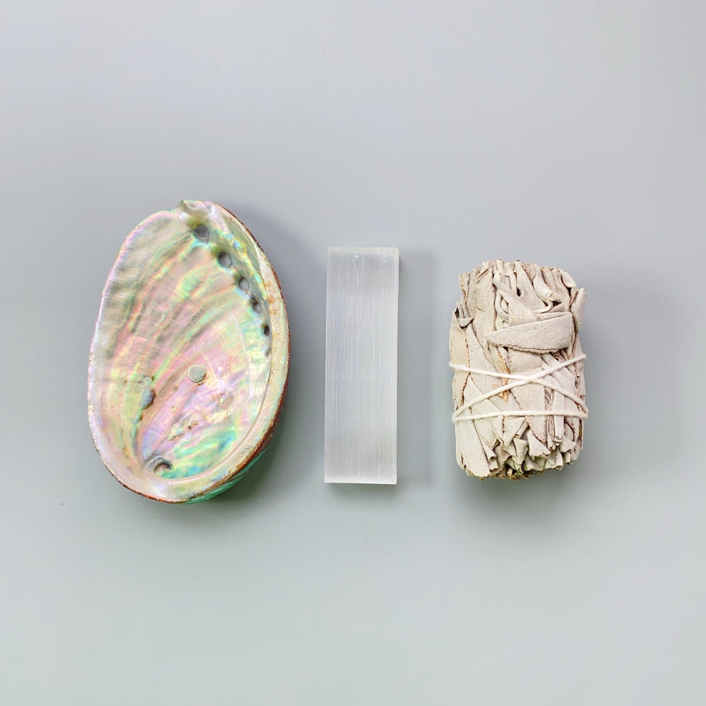 Selenite Crystal & White Sage Smudge Kit with Natural Abalone Shell - Boho Style Energy Cleansing Ritual Set for Home Purifying, Spiritual Healing - Perfect for Christmas, Halloween, Easter, Hanukkah, Thanksgiving - Complete
