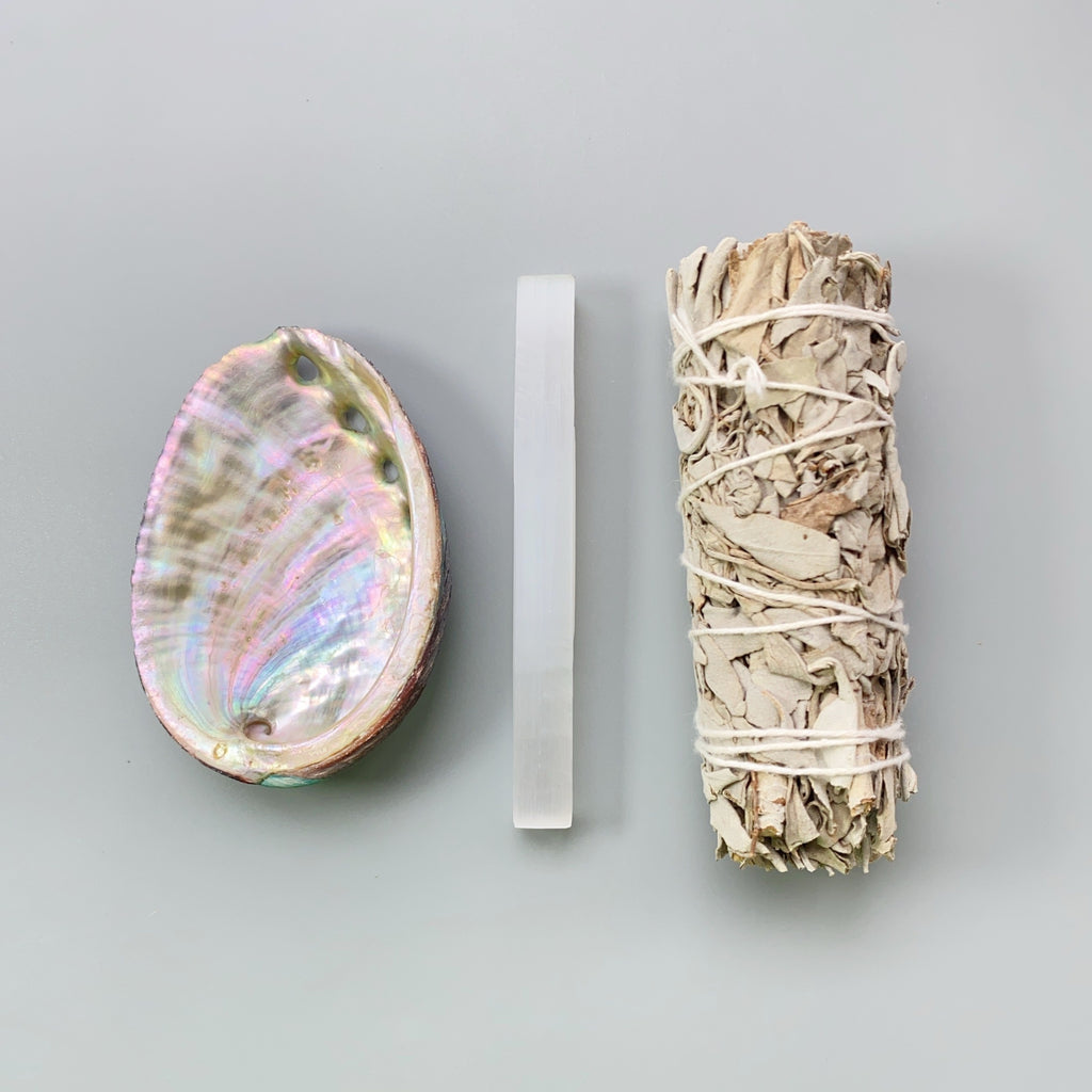 Selenite Crystal & White Sage Smudge Kit with Natural Abalone Shell - Boho Style Energy Cleansing Ritual Set for Home Purifying, Spiritual Healing - Perfect for Christmas, Halloween, Easter, Hanukkah, Thanksgiving - Complete